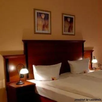 West Frankfurt Centre 酒店 3*